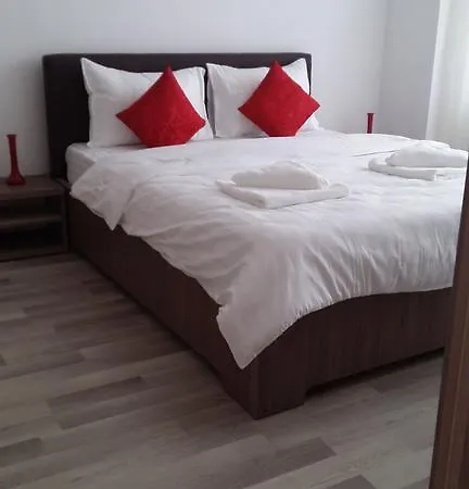 Lav * Mamaia