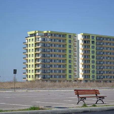 Lav Mamaia