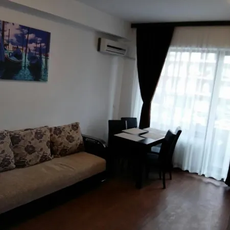 Lav Mamaia
